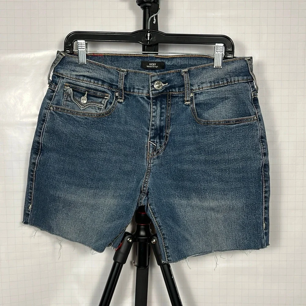 True Religion Ricky Denim Shorts Women Size 32 Blue Relaxed Straight Cut New